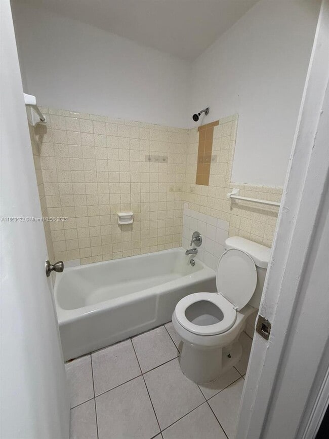 Building Photo - 4121 NW 30th Terrace
