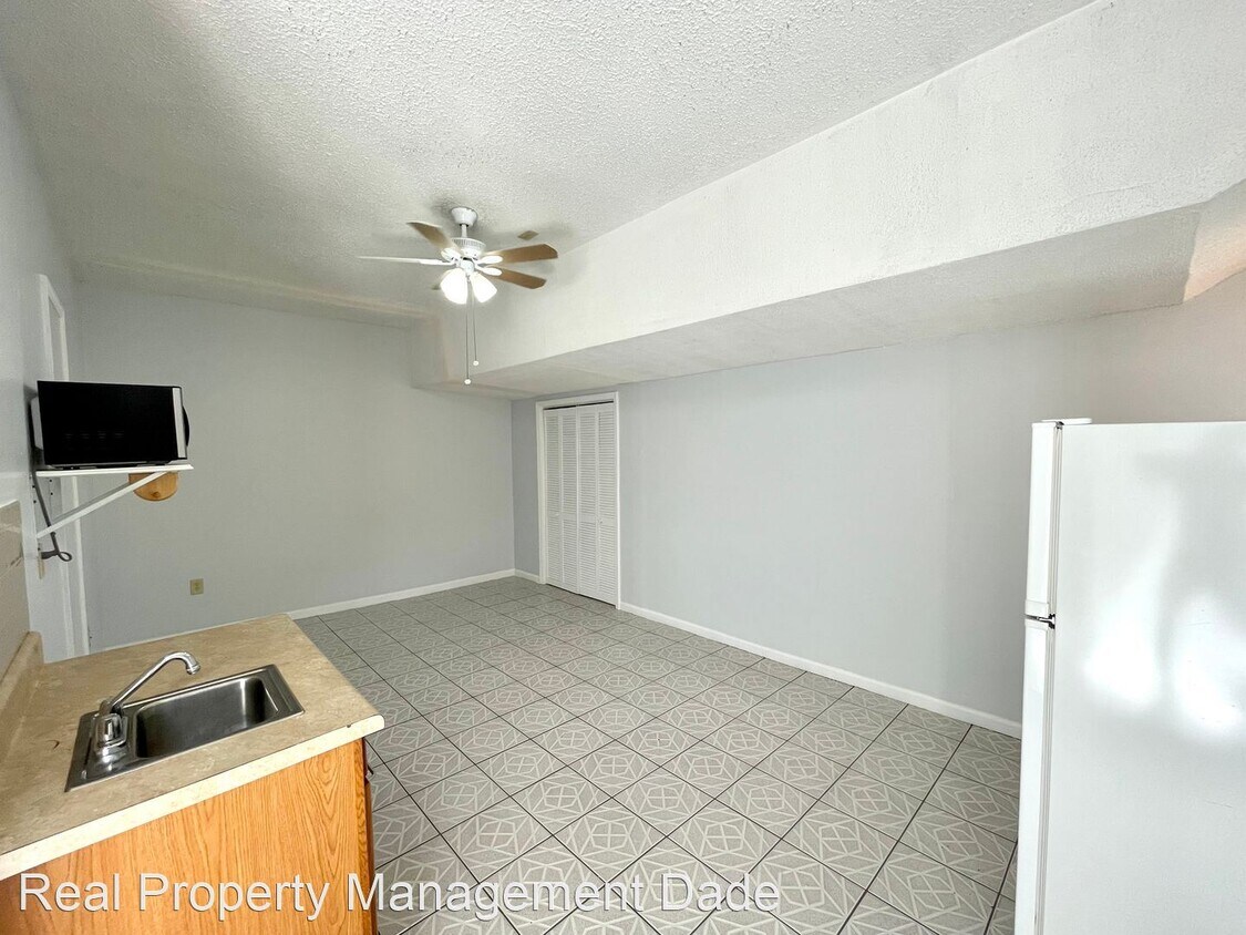 320 SW 136th Ave, Miami, FL 33184 House Rental in Miami, FL