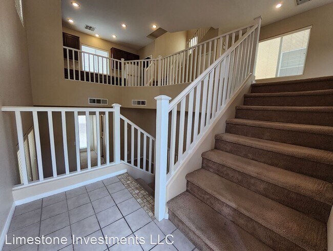 Building Photo - 3 br, 2.5 bath House - 10629 Chestnut Timb...