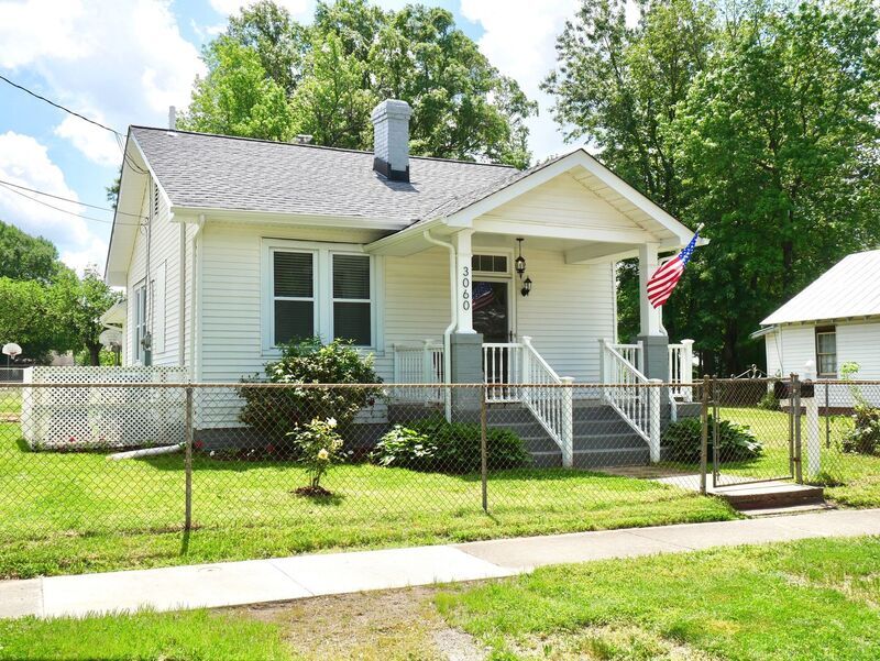 Primary Photo - 3060 Stockton St