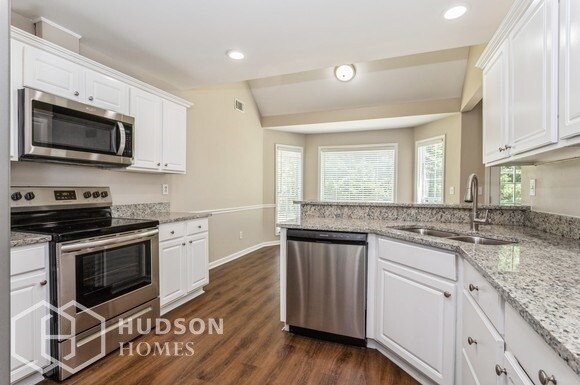 Foto del edificio - NOW AVAILABLE! - 1643 Annie Love Way, Loga...