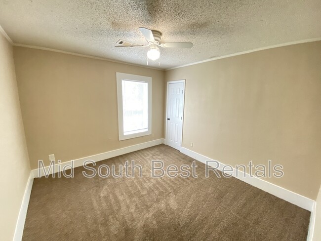 Building Photo - 3202 Hardin Ave