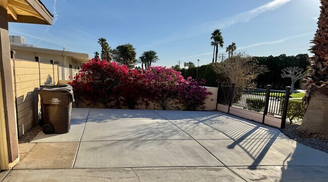 Foto del edificio - 2140 E Hildy Ln
