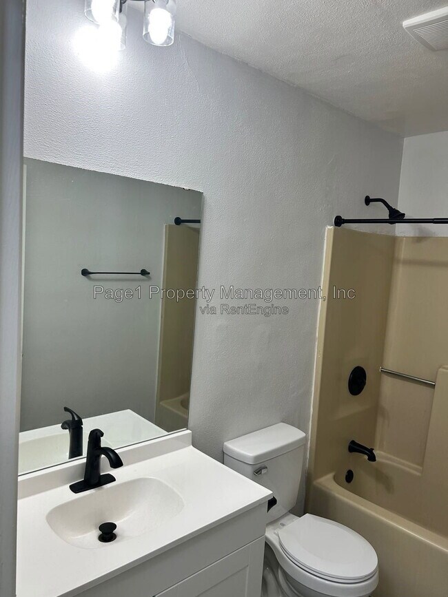 Foto del edificio - 3821 Sage Dr