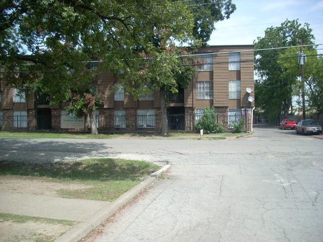 Building Photo - First Impressions Apartments