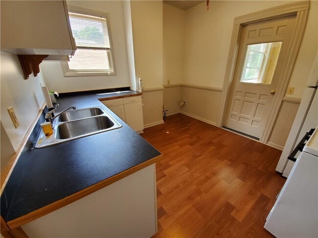 Building Photo - 74 Stewart St