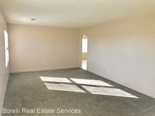 Building Photo - 2 br, 3 bath House - 46941 W. Miller Ave.