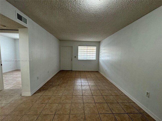 Foto del edificio - 7497 W 22nd Ave