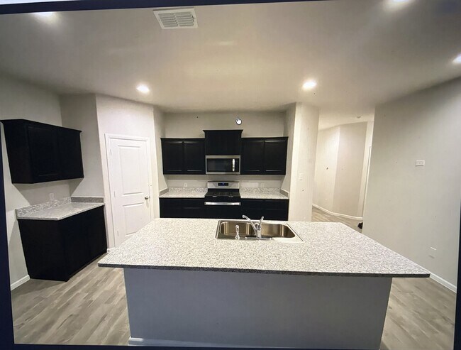 Building Photo - 8605 Jace Ct