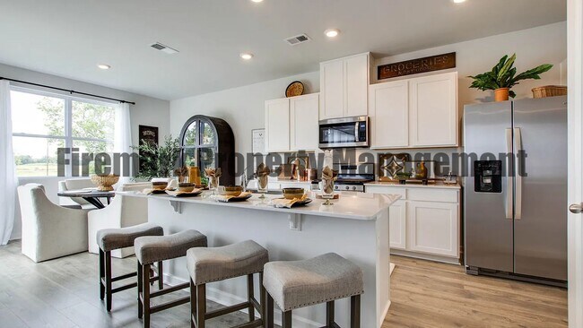 Foto del edificio - 4 Bedroom, 2.5 Bath and 2 Car Garage in Ha...