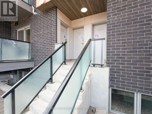 Photo du bâtiment - 1081 Danforth Rd