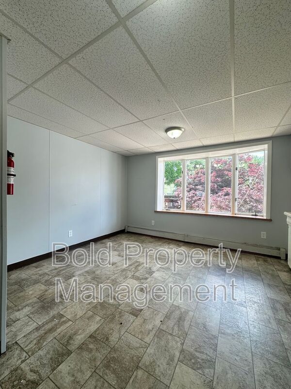 Building Photo - 435 Walnut St