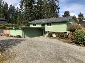 Building Photo - 4519 Holly Ln NW