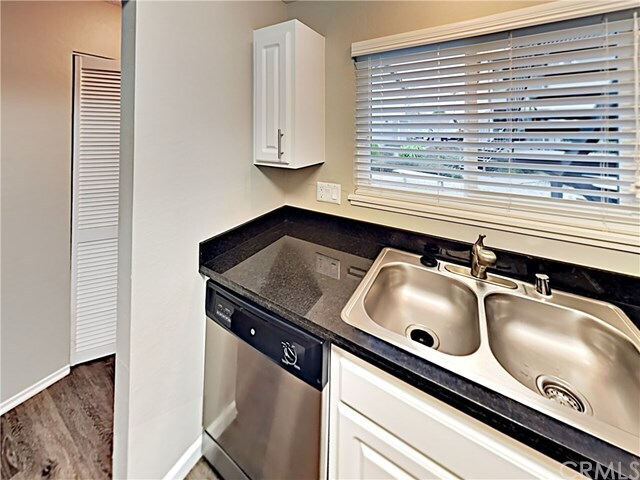 Building Photo - 6500 Country Club Dr