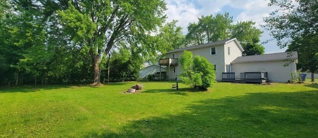 Building Photo - 451 N Saint Bernard Dr