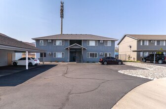 Building Photo - 1624 Cross St