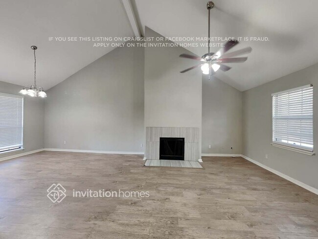 Building Photo - 3120 Woodlark Dr