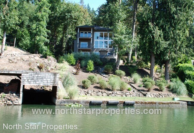 Building Photo - 5 br, 4.5 bath House - 17555 Blue Heron Rd.