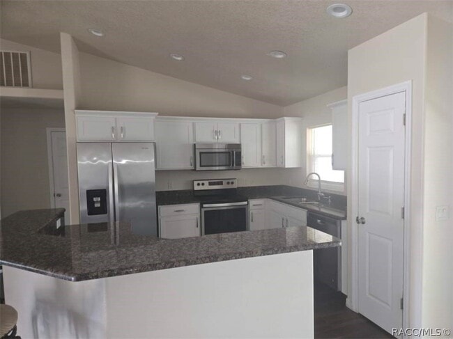 Building Photo - 5835 N Decarlo Dr