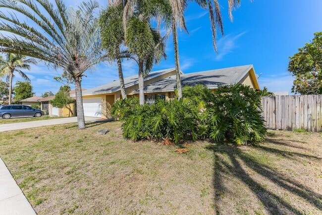 Foto del edificio - 782 Ryanwood Dr