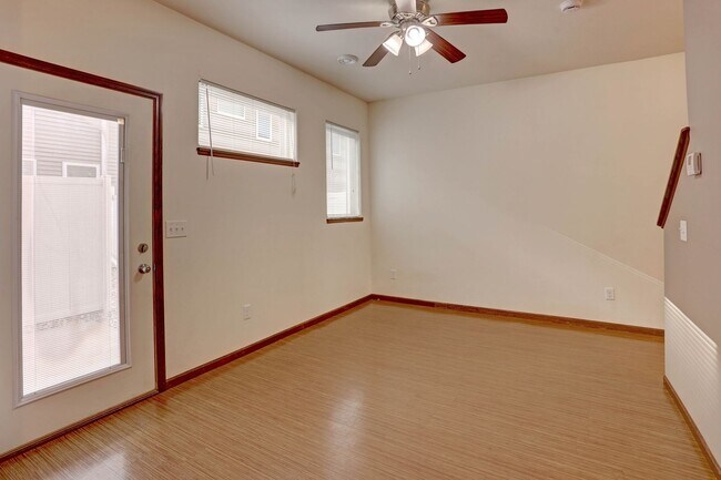 Foto del edificio - 109 Partridge Path