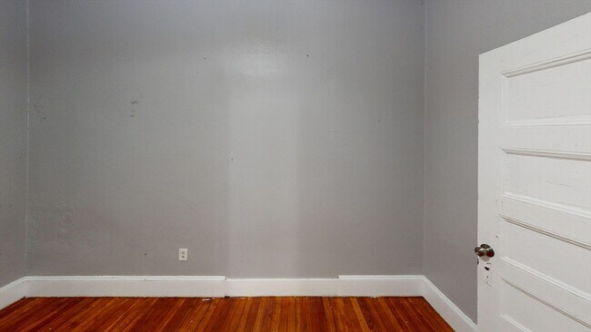 Building Photo - 11 Sunset St