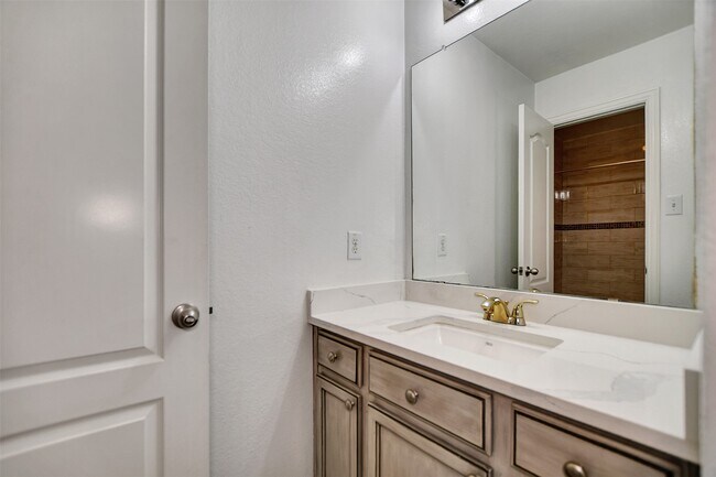 Foto del edificio - 20831 Brodie Ln