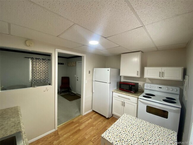 Foto del edificio - 702 Fox Run Ln