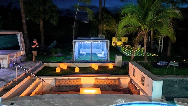 Foto del edificio - 377 Squire Dr