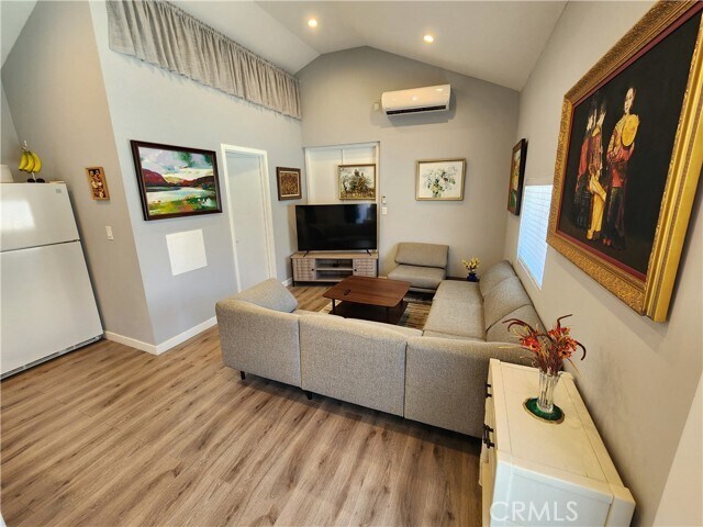 Foto del edificio - 1332 Winchester Ave