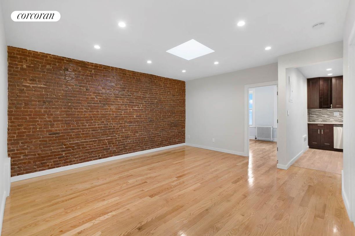 Primary Photo - 537 40th St