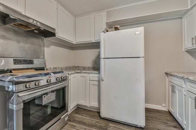Building Photo - 3446 Mt Pleasant St