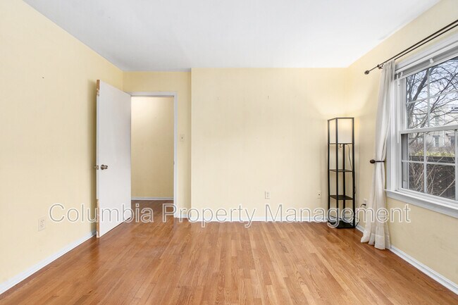 Foto del edificio - 1119 G St SE