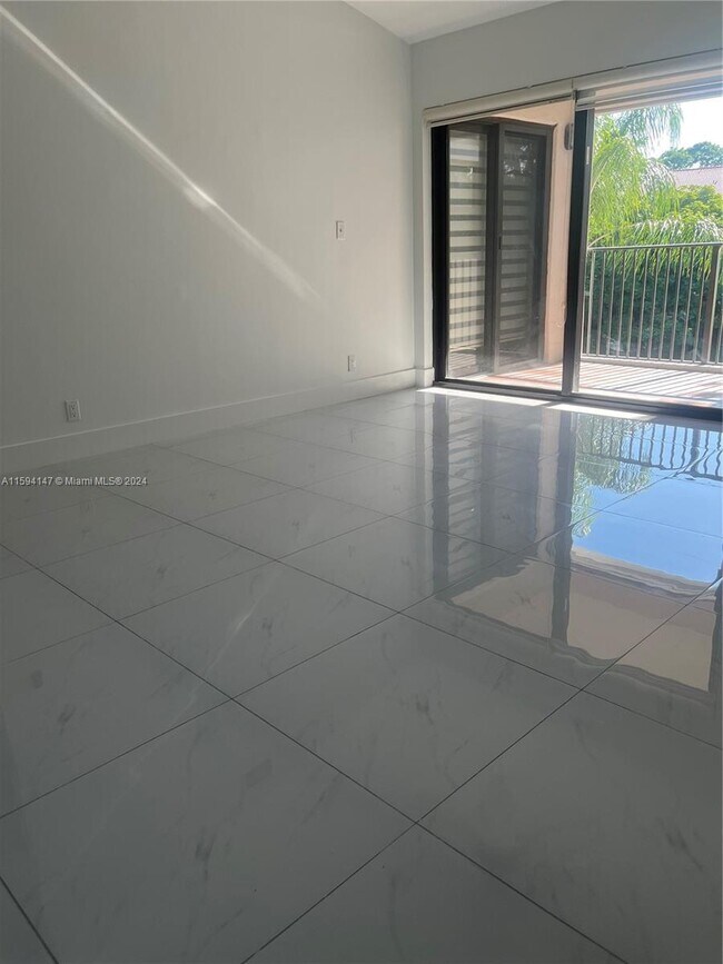 Foto del edificio - 10121 W Sunrise Blvd