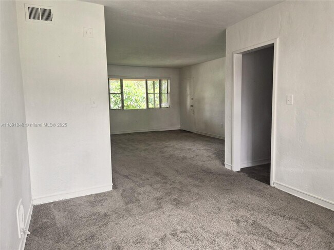 Foto del edificio - 1719 Gurtler Ct