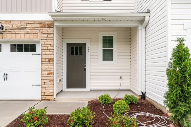 Building Photo - New Construction 3 Bed 2.5 Bath Townhome