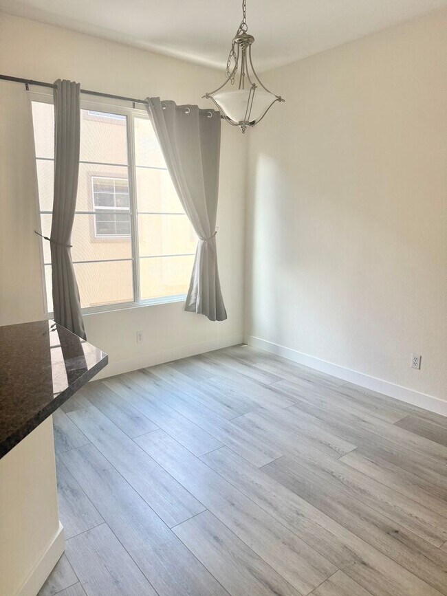 Building Photo - 2715 Escala Cir