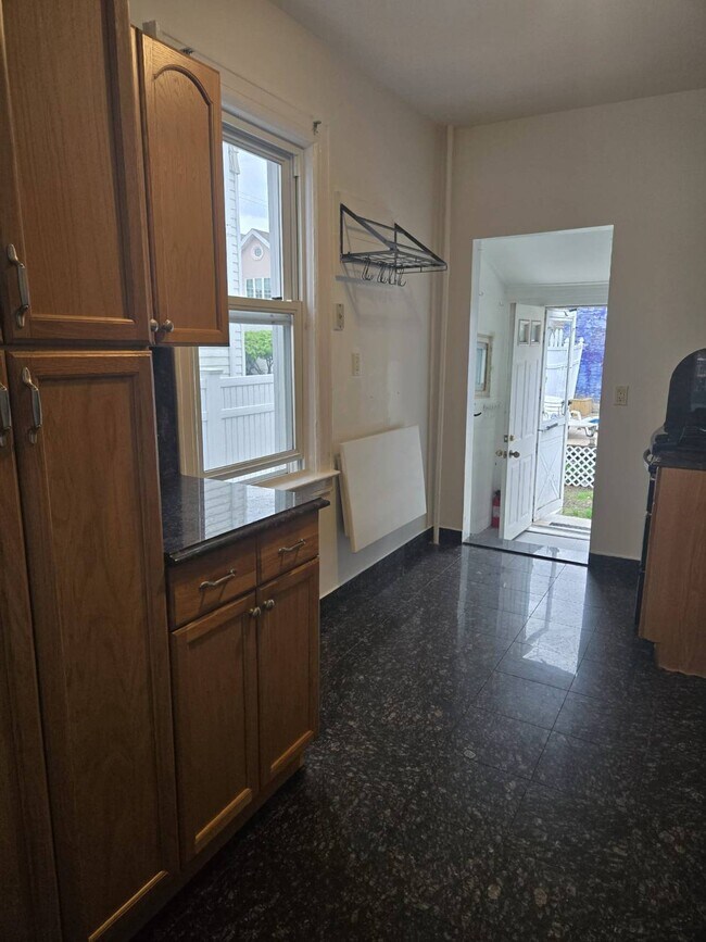 Foto del edificio - 21-38-38 73rd St