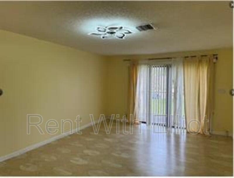 Building Photo - 25 Laredo Pl
