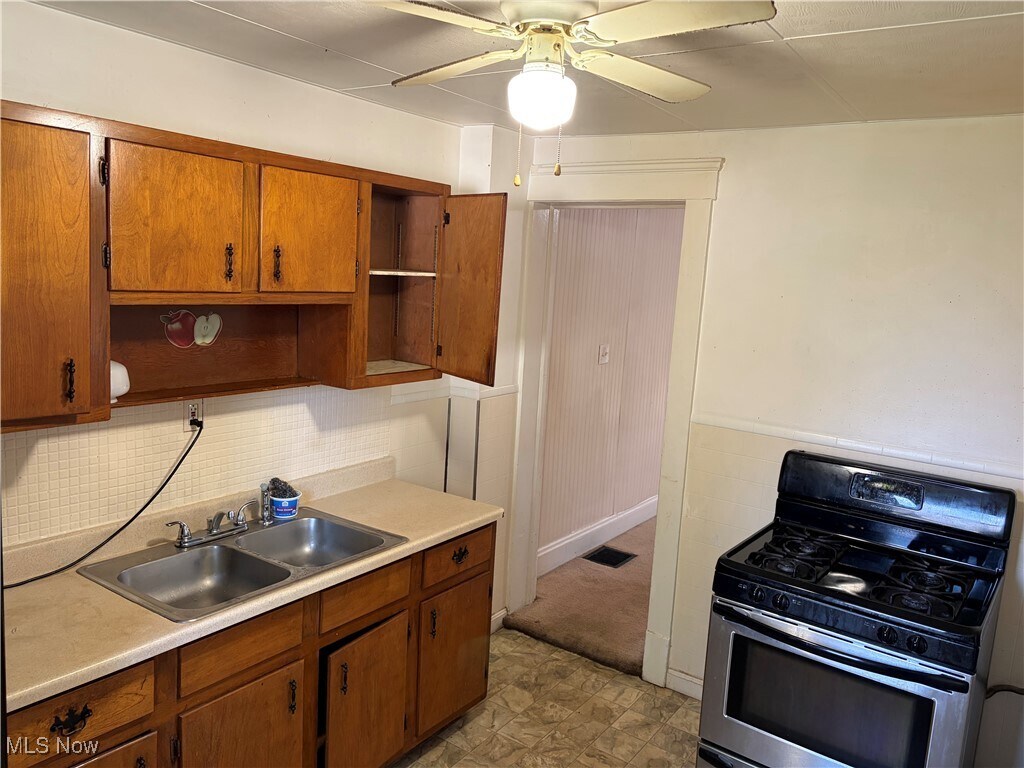 3653 W 46th St Cleveland, OH 44102 – photo 5