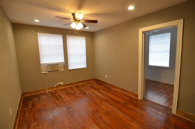 Building Photo - 2123 Marion St