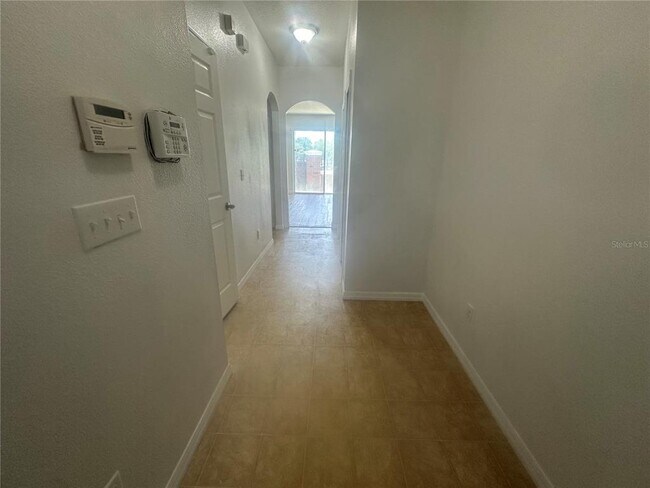 Foto del edificio - 1581 Orrington Payne Pl