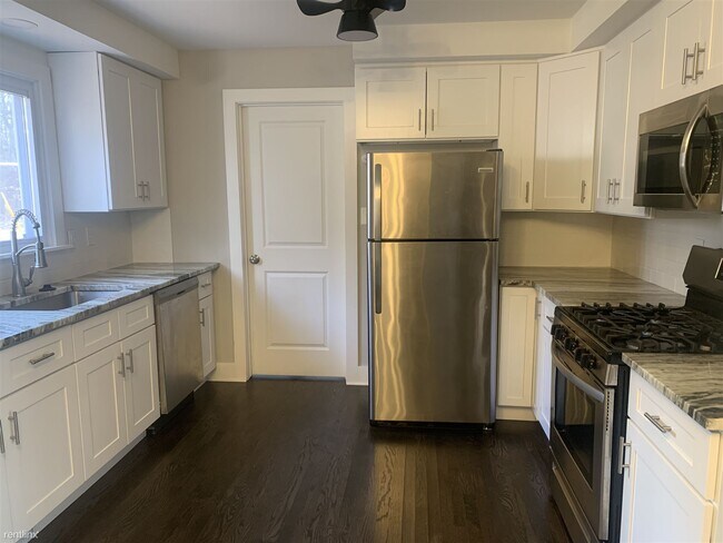 Foto del edificio - 3 br, 1 bath House - 50110 Cedargrove Rd