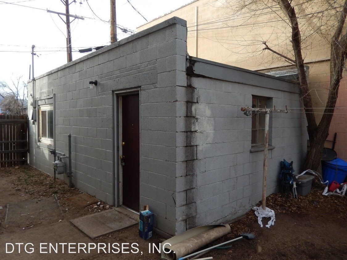 Primary Photo - 118 E Monument St