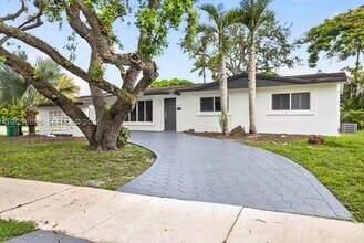 Building Photo - 9875 SW 83rd St