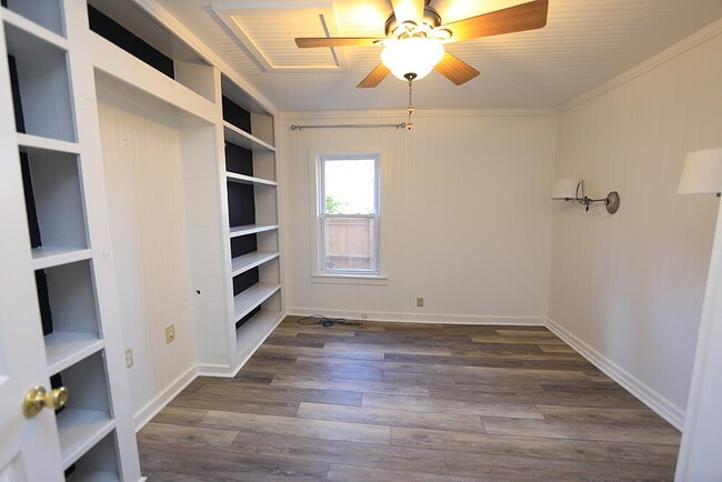 Building Photo - Charming 2-Bedroom Retreat in Prime Cary L...