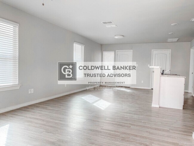 Building Photo - 2406 Fir Ave