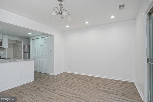 Building Photo - 1155 Golden Pond Ct