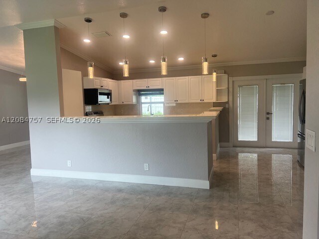 Building Photo - 103 Prado St