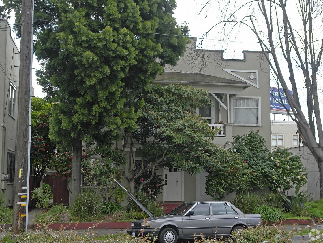 Building Photo - 1089 Stanford Ave